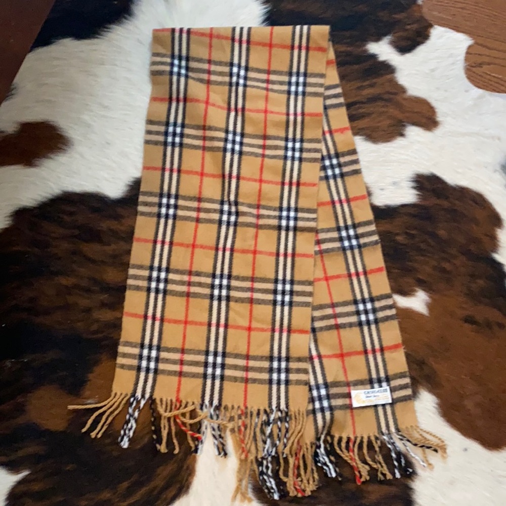 Cashmere Burberry looking scarf